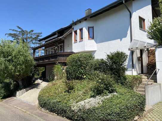 Wohnen mit Aussicht, Einfamilienhaus mit Einliegerwohnung in Poppenweiler