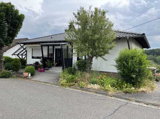 Wohnen auf einer Ebene und in ruhiger Lage: Bungalow in Wiebelsheim