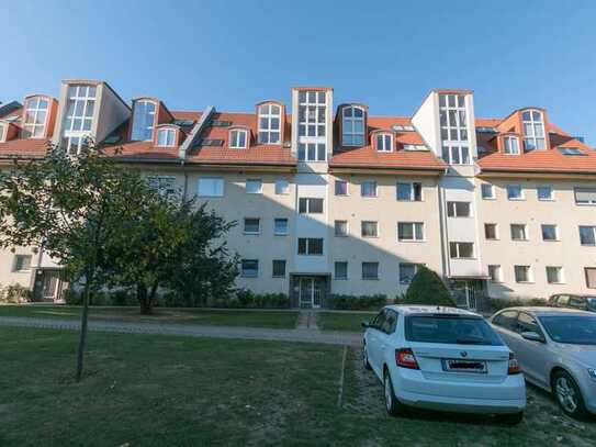 Sehr gepflegte möblierte, 2-Zimmer Wohnung im grünen Süden Berlins/ Balkon/ Stellplatz