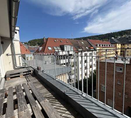 List-WG sucht Nachmiete in Maisonette-Wohnung mit Wohnzimmer und Dachterrasse