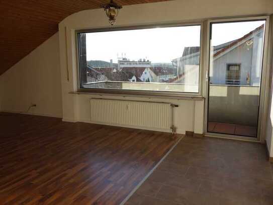 Schöne aussichtsreiche zwei Zimmer Wohnung in Steinenbronn