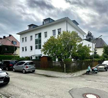 Sehr schöne kernsanierte 2 Zimmerwohnung mit Terrasse und Garten in München Laim