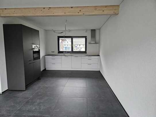 Schöne 4-Zimmer-Maisonette-Wohnung mit gehobener Innenausstattung mit Einbauküche in Grafenhausen