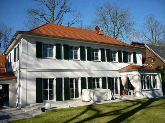 Neubau: Repräsentative Villa im historischen Gewand