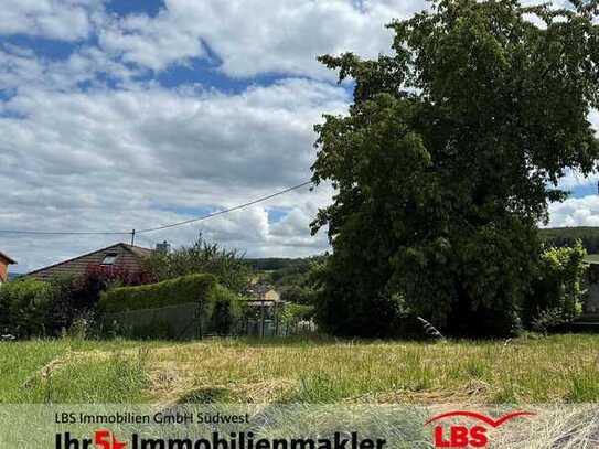 Schönes Grundstück in zentraler Lage