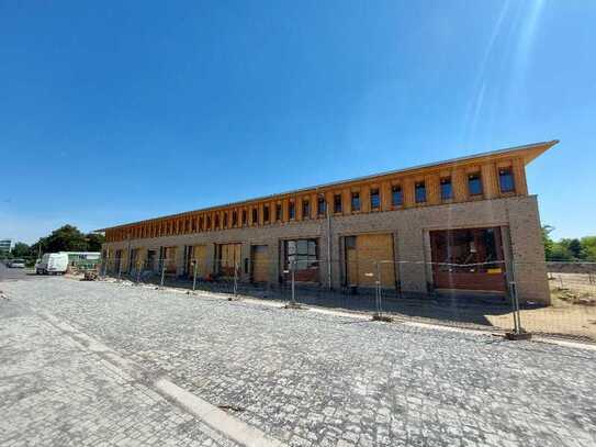 Erstbezug einer neu errichteten Bürofläche im historischen Dorfkern von Berlin-Hellersdorf