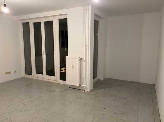 Niedliche 1,5 Zimmer Singlewohnung sucht einen neuen Mieter! 1 NKM Renovierungskostenzuschuss!