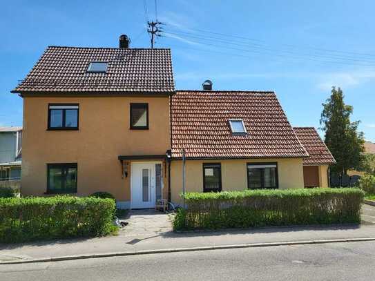 Renoviertes Einfamilienhaus mit Garten und Garage zu vermieten in Sontheim im Stubental - Steinheim