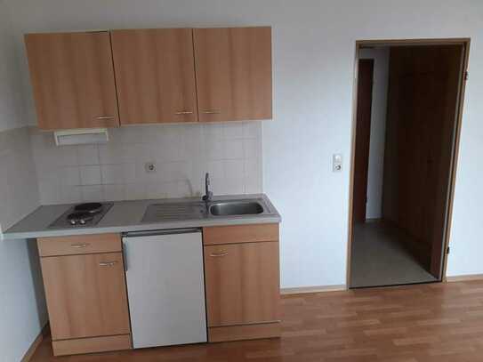 Perfekte 1-Zimmer-Wohnung mit Balkon & Küche für Monteur