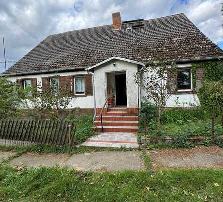 Sanierungsbedürftiges Einfamilienhaus zu verkaufen