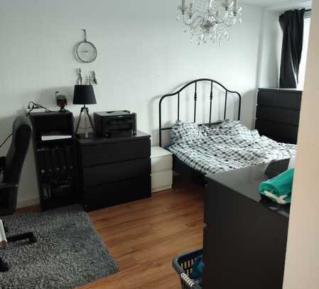 550 € - 15 m² - 2.0 Zi.
WG-Zimmer mit Balkon