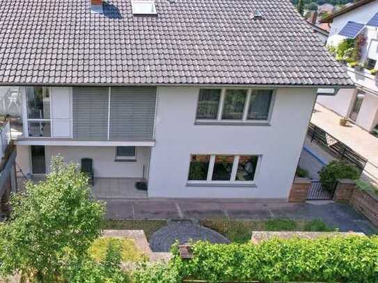 4-Zimmer-Terrassenwohnung und Garten mit Panoramablick in Traumlage (Musikerviertel)