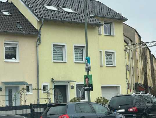 Geräumiges & modernisiertes Einfamilienhaus in Ludwigshafen zu vermieten