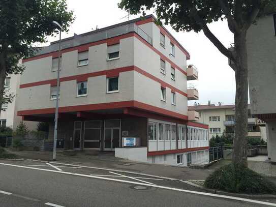 Büro-/Praxisräume im Erdgeschoss eines Wohn- und Geschäftshauses