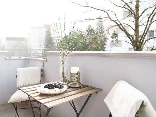 Best of Berlin-Mitte-Wedding: Beautiful Furnished Apartment in Mid-Century Style