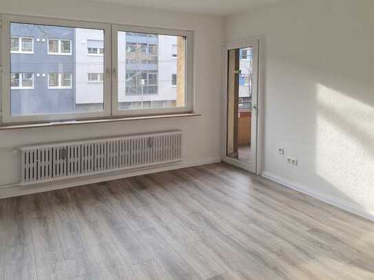 Renovierte 3-Zimmer-Wohnung mit Balkon zu vermieten!