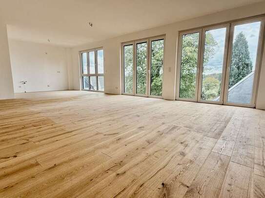 ERSTBEZUG 3,5 Zimmer, schöner großer Balkon, Parkett, Fußbodenheizung, Aufzug