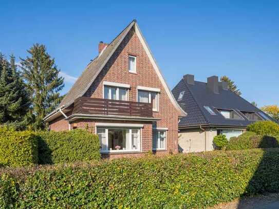 Seltenes Einfamilienhaus im gepflegten Zustand an der Grenze Wellingsbüttel und Klein Borstel