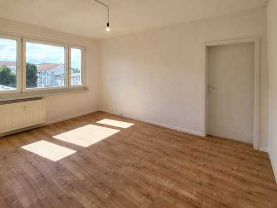 *Jetzt mieten & 2 Monate Kaltmietfrei wohnen* Sanierte 6-Raumwohnung + zwei Bäder + EBK als Option!