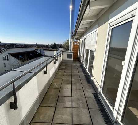 Schicke Penthouse 2 Zimmerwohnung mit Küche und Balkon