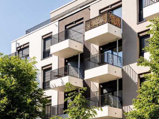 Moderne Single Wohnung an der Spree! Voll möbliert und mir Balkon!