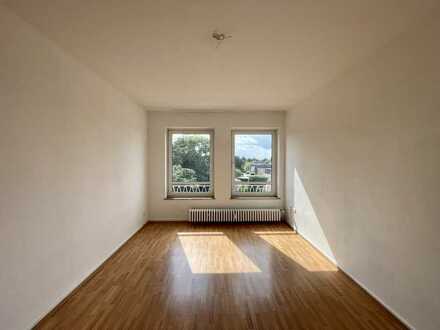 Helle 3-Zimmer-Wohnung mit sep. Küche und Balkon in D-Unterrath