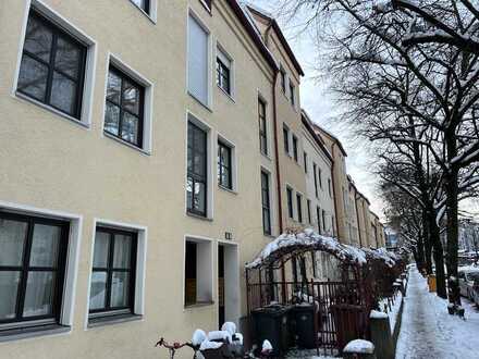 Frisch renovierte, helle 3-Zimmer-Wohnung mit idealer RB-Anbindung nach München.