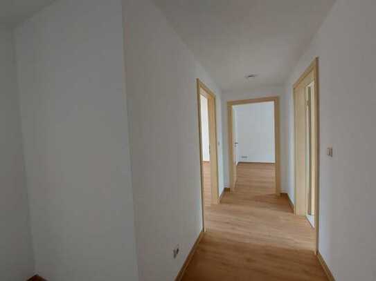 Helle 3-Raum-Wohnung mit Gartennutzung