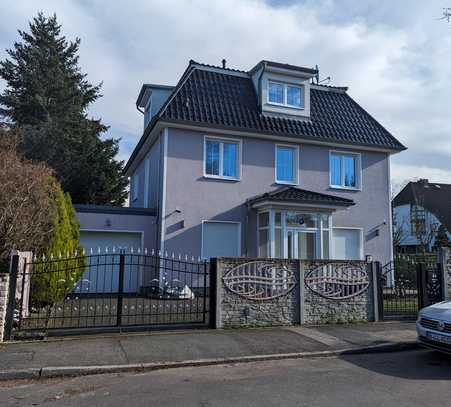 Geräumiges, gepflegtes 6-Raum-Einfamilienhaus mit lux. Innenausstattung in Berlin Rudow (Neukölln)