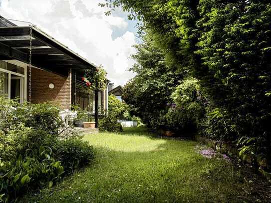 Charmantes Einfamilienhaus am Waldrand mit Swimmingpool