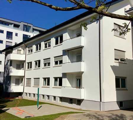 Schöne, zentral gelegene 3-Raum-Wohnung mit geh. Innenausstattung mit Balkon, 2 Kellern und EBK