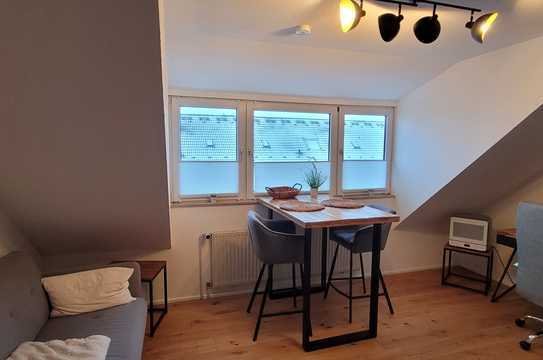 Stilvolle, moderne und renovierte 1-Zimmer-Maisonette-Wohnung im Trendviertel Pempelfort