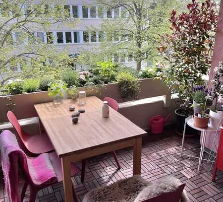 Renovierte Wohnung mit großer Loggia in Lichterfelde-West nahe der Uni und des Botanischen Gartens