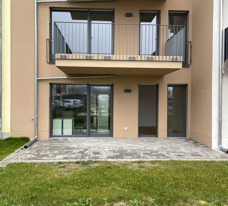 Großzügige 4-Zimmer-Wohnung mit Einbauküche, Terrasse und Gartenanteil