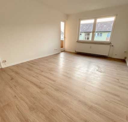 Renovierte 4 Zimmer Wohnung mit großem Badezimmer