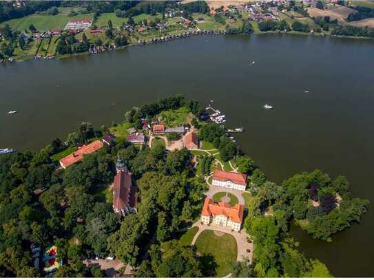 Traumhaftes Seegrundstück:Ihr privates Paradies am Wasser mit direktem Seezugang, Bootshaus und Steg