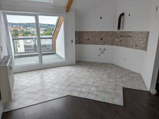 helle 3-Raum Dachgeschosswohnung mit Balkon