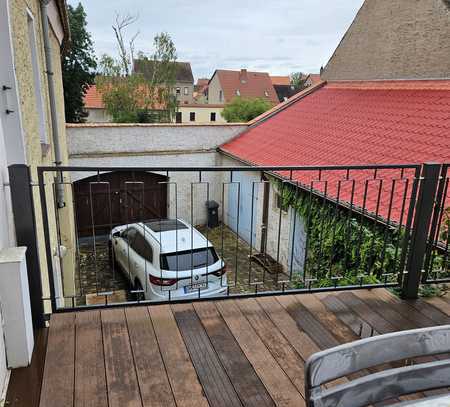 Weihnachten im neuen Zuhause. Haus und Hof zum Schnäppchenpreis!