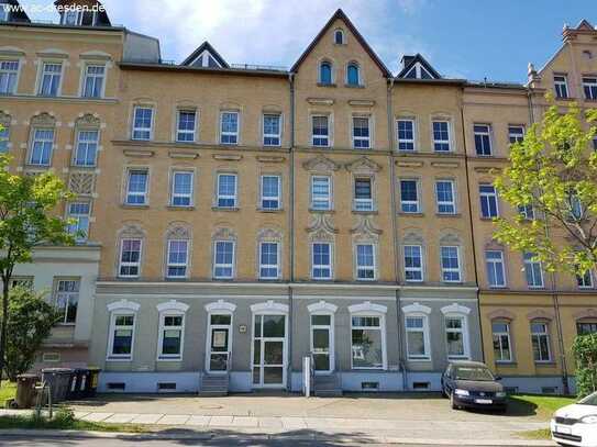 Sonnige 2-Zimmer-Wohnung mit Balkon in Kernsaniertem Gründerzeithaus, Zentrumsnah in Chemnitz