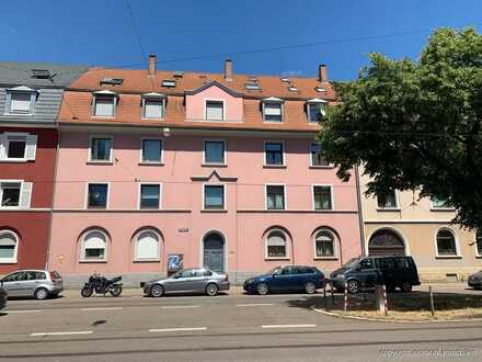 Über den Dächern der Karlsruher Weststadt
2 Zimmer DG-Wohnung mit Balkon