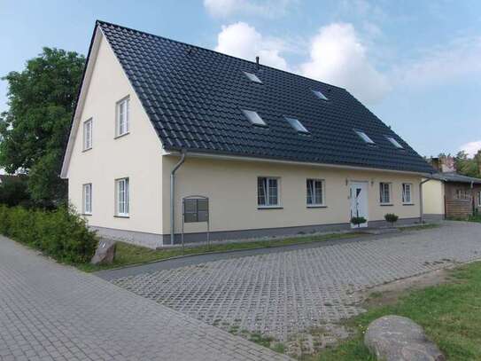 Gemütliche 4-Zimmer-Wohnung mit Balkon in Hanshagen bei Greifswald