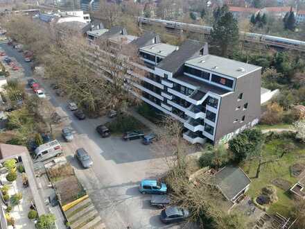 Gut geschnittene Drei Zimmer Wohnung mit Balkon inmitten des " Gete-Viertels "