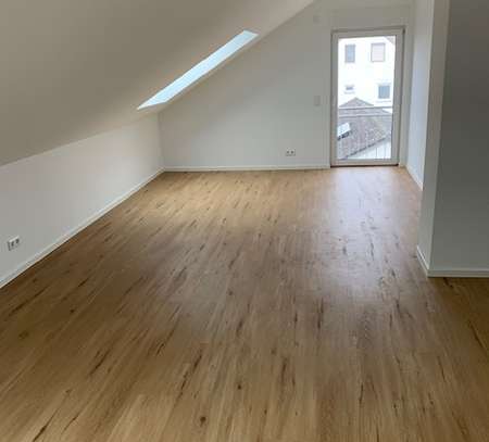 Erstbezug: Schicke 3-Zimmer-Dachwohnung in Zornheim