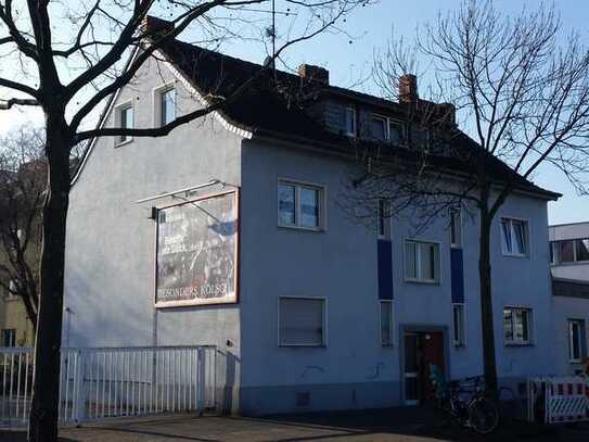 Musterwohnung **befristet** - 2-Zimmer-Dachgeschosswohnung in Braunsfeld