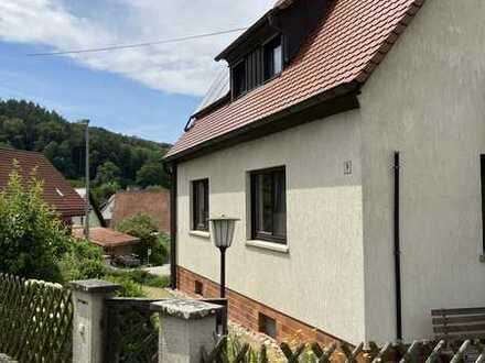 Ruhig und sonnig gelegenes Einfamilienhaus (derzeit ZFH) in Happurg-Förrenbach