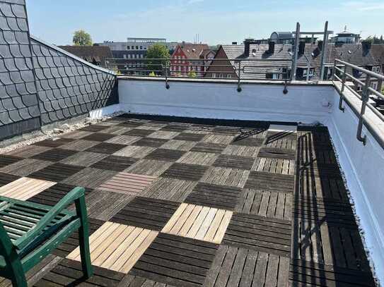 DG-Wohnung mit einer 30 qm großen Dachterrasse.