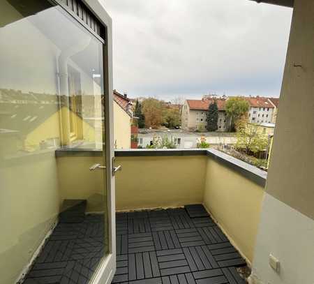 2 Zimmer Wohnung mit Einbauküche und Balkon!