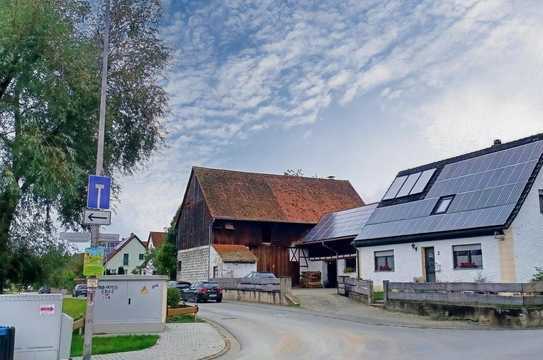 Fränkische Idylle: Einfamilienhaus mit Nebengebäuden und Scheune auf großem Grund!