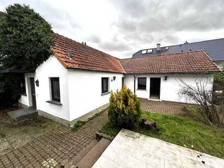 Gewerbe Bungalow mit Stellplätzen perfekt für Arztpraxis, Physio, Büro etc. in Bestlage Waldacker