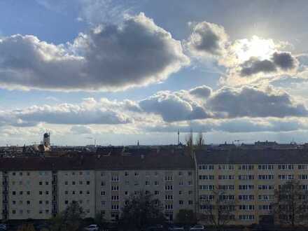 Helle, frisch renovierte 2-Zimmer Wohnung mit Blick über die Stadt in St. Johannis